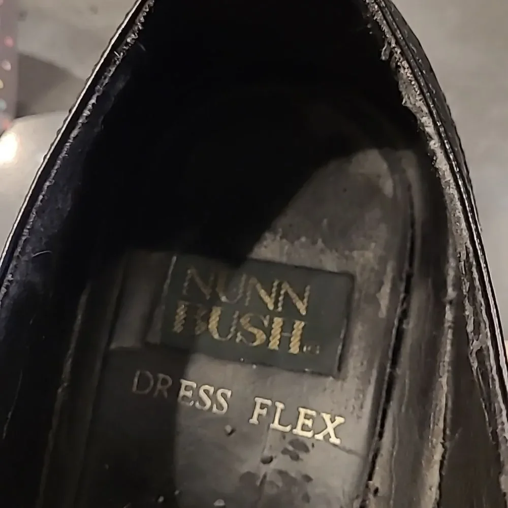 Nunn Bush sz 9M mens dress leather flex shoes, wing Tip, black